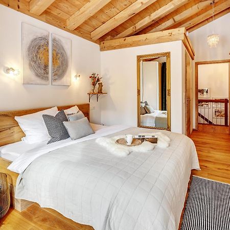Landhaus Trinis - Gaestezimmer - Bad - Bett - Kleine Kaffee - Tee-Theke Mit Kuehlschrank - Parkplatz Rottach-Egern Luaran gambar