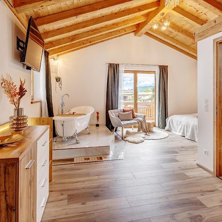 Landhaus Trinis - Gaestezimmer - Bad - Bett - Kleine Kaffee - Tee-Theke Mit Kuehlschrank - Parkplatz Rottach-Egern Luaran gambar