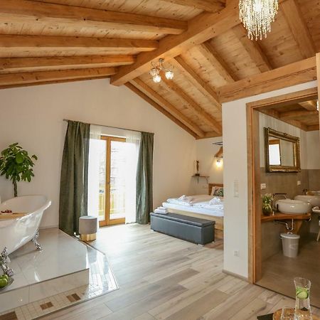 Landhaus Trinis - Gaestezimmer - Bad - Bett - Kleine Kaffee - Tee-Theke Mit Kuehlschrank - Parkplatz Villa Rottach-Egern Luaran gambar