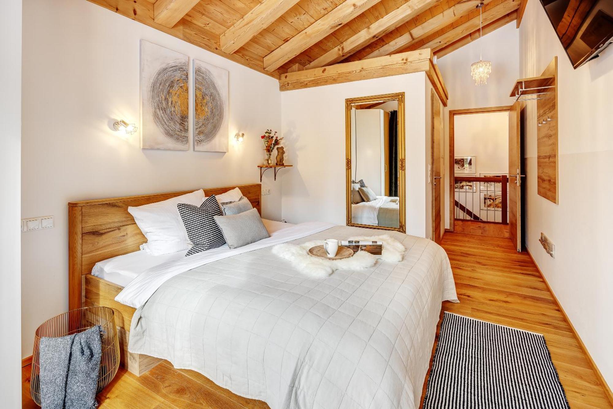 Landhaus Trinis - Gaestezimmer - Bad - Bett - Kleine Kaffee - Tee-Theke Mit Kuehlschrank - Parkplatz Rottach-Egern Luaran gambar