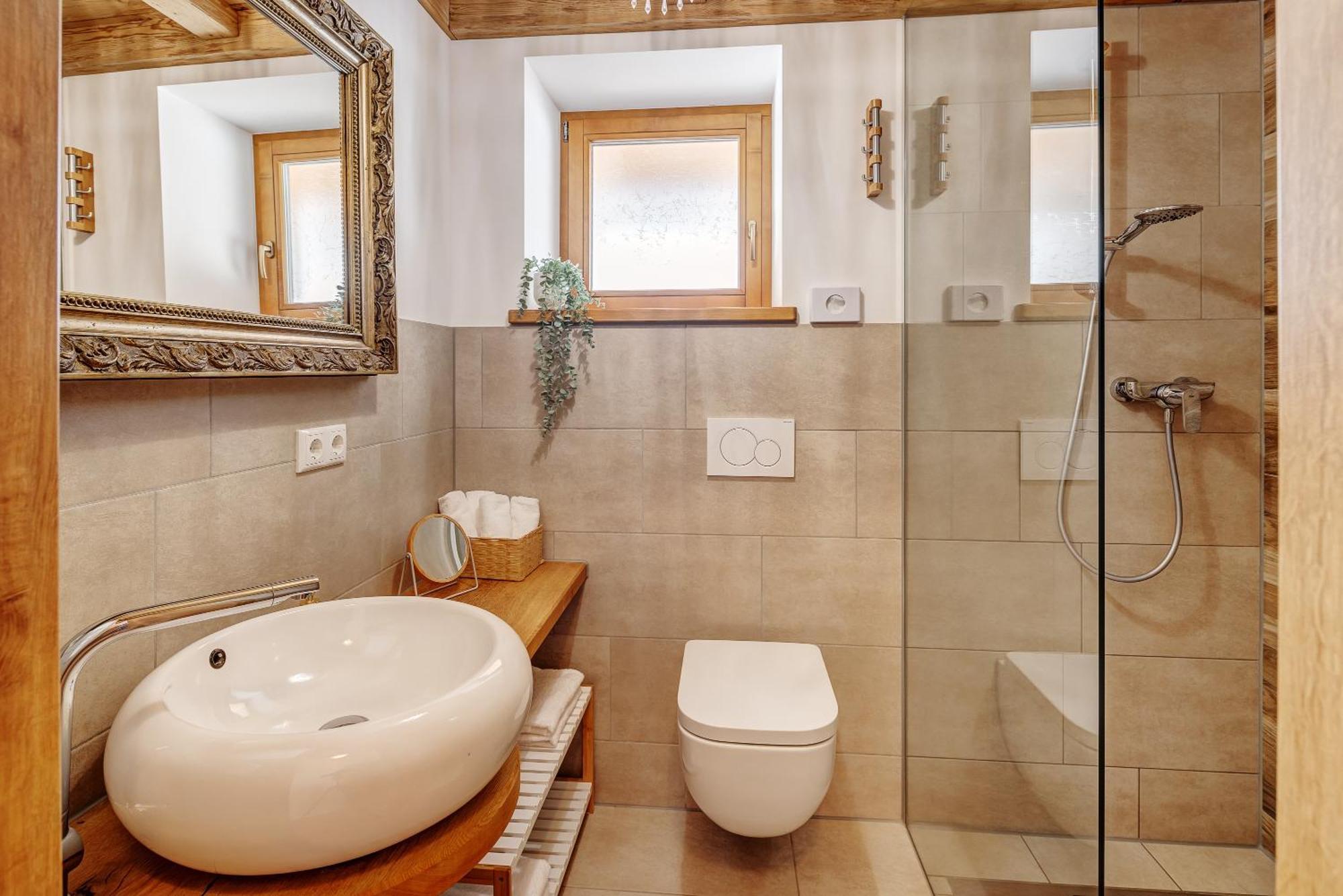 Landhaus Trinis - Gaestezimmer - Bad - Bett - Kleine Kaffee - Tee-Theke Mit Kuehlschrank - Parkplatz Rottach-Egern Luaran gambar
