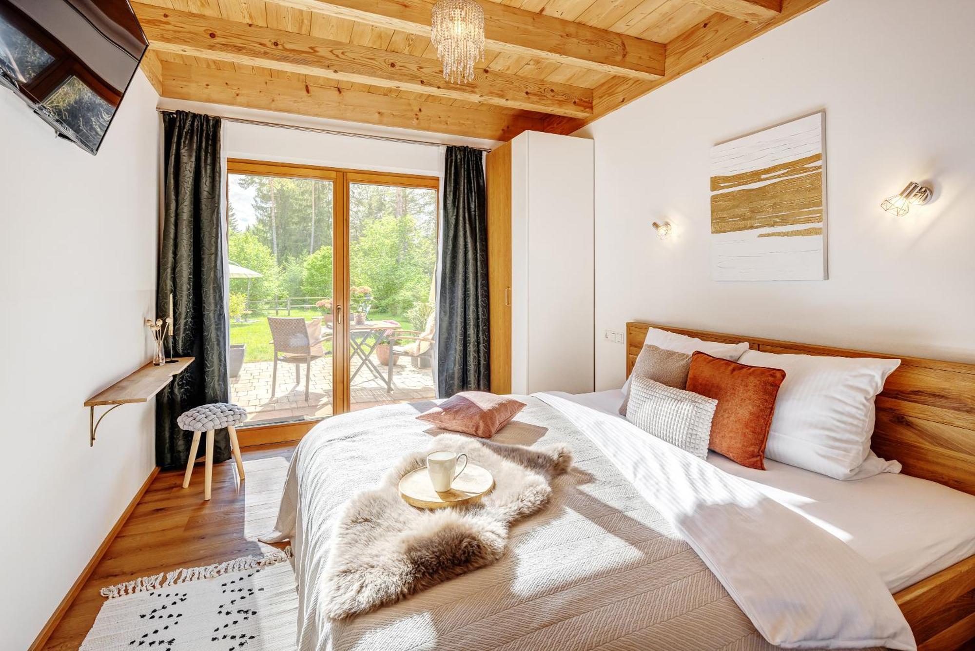 Landhaus Trinis - Gaestezimmer - Bad - Bett - Kleine Kaffee - Tee-Theke Mit Kuehlschrank - Parkplatz Rottach-Egern Luaran gambar
