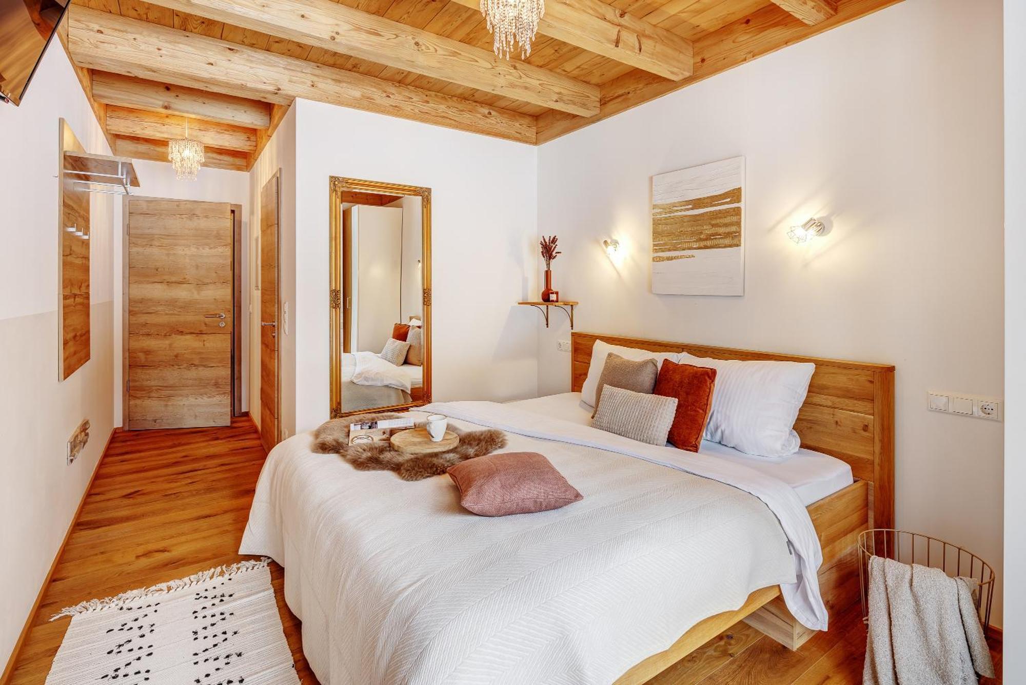 Landhaus Trinis - Gaestezimmer - Bad - Bett - Kleine Kaffee - Tee-Theke Mit Kuehlschrank - Parkplatz Rottach-Egern Luaran gambar