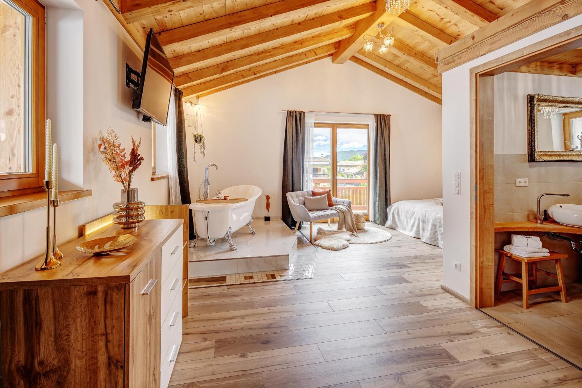 Landhaus Trinis - Gaestezimmer - Bad - Bett - Kleine Kaffee - Tee-Theke Mit Kuehlschrank - Parkplatz Rottach-Egern Luaran gambar