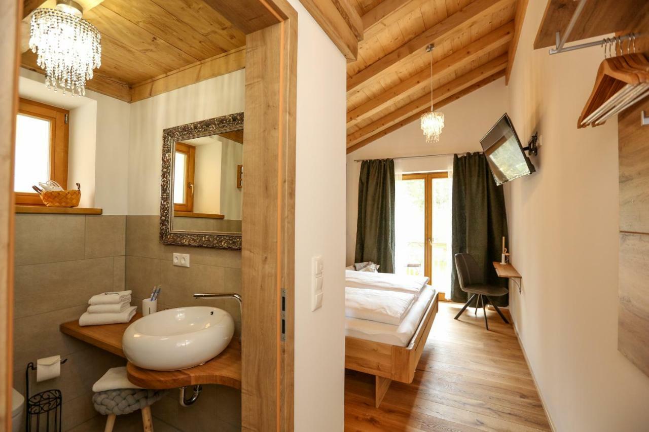 Landhaus Trinis - Gaestezimmer - Bad - Bett - Kleine Kaffee - Tee-Theke Mit Kuehlschrank - Parkplatz Villa Rottach-Egern Luaran gambar